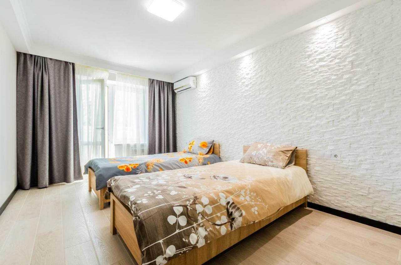 Artal Apartment On Obolonsky Avenue 16A Kiev Luaran gambar