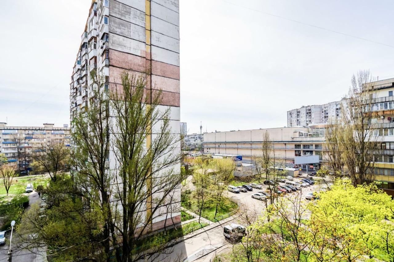 Artal Apartment On Obolonsky Avenue 16A Kiev Luaran gambar